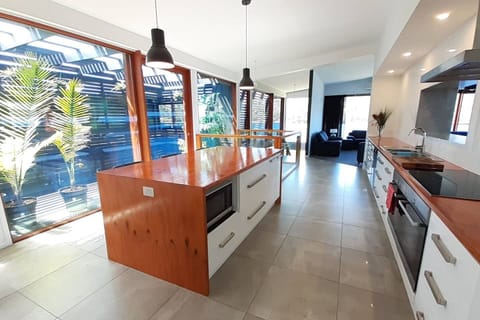 AMAZING LARGEST LUXURY CHEFS KITCHEN WITH INDOOR OUTDOOR DINNING ALFRESCO