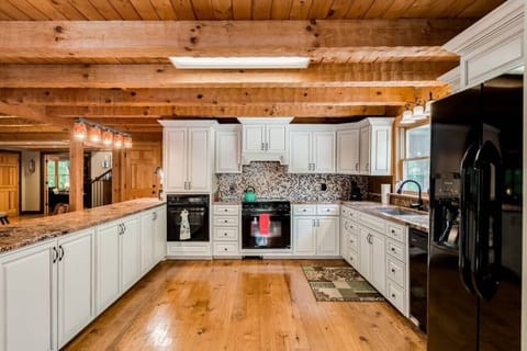 Large open concept kitchen with all cooking essentials included