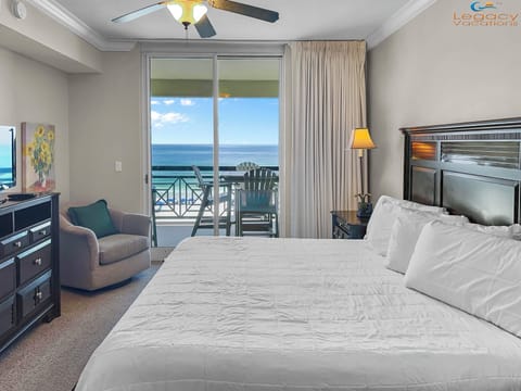 Azure #515 Master Bedroom - King Bed