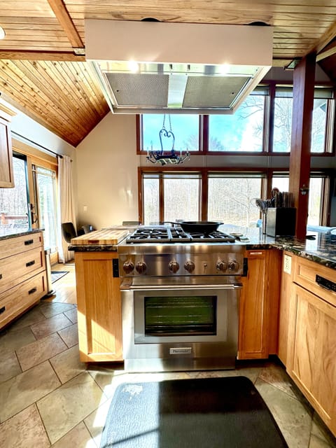 new in 2023 Thermador range and oven, Gas 