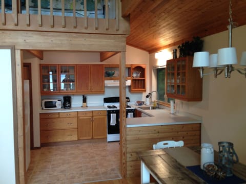 Fully furnished kitchen area.