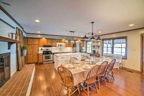 Gas Range | Dishwasher | Microwave | Fridge