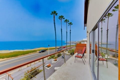 Master Bedroom Oceanfront View Balcony