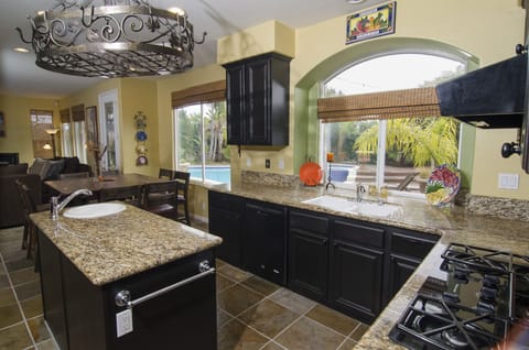 Bright Kitchen Opens Up To Dining for 8, View of Entire Backyard and Pool / Spa!