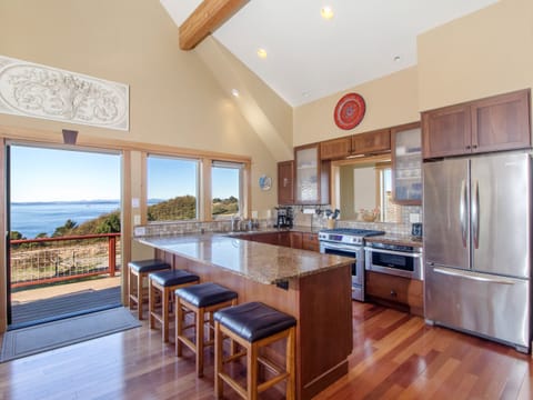 kitchen - Gourmet kitchen with stunning water view