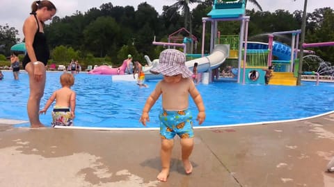 Cool off at the water park, Somerslpash!