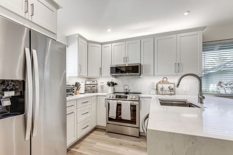 Kitchen | Cooking Basics | Dishware/Flatware