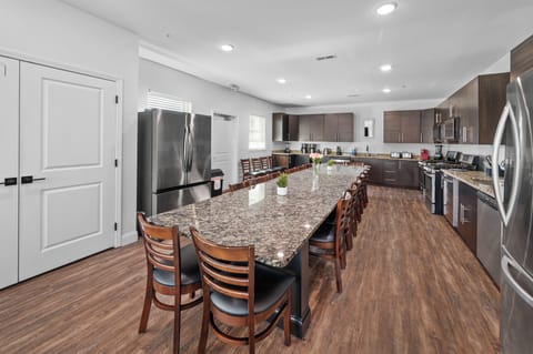 Spacious kitchen with seating for the whole group!