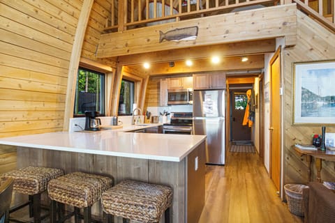 Spacious island and full kitchen