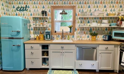 Retro Kitchen design ~ fully stocked (includes coffee, spices, paper towels)