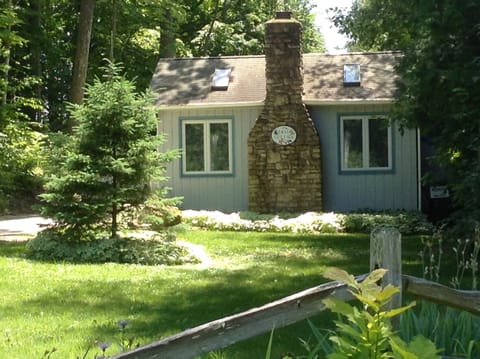 Lille Cottage (Fish Creek) - front view