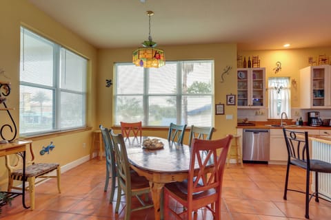 Dining Area | Dishware & Flatware