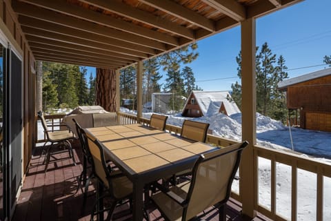 Catalpa Vista Exterior Deck Lower Level - Catalpa Vista Exterior Deck Lower Level