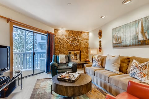 Living Room - This condo offers air-conditioning!