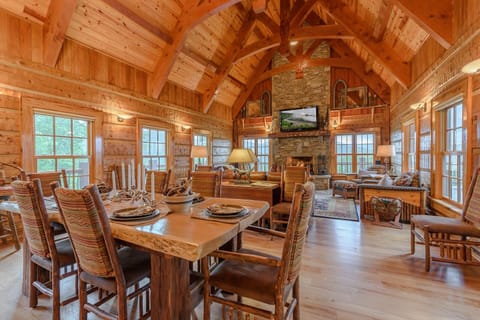 Welcome to The Big Skye Lodge in Valle Crucis! *Winter Access can be Difficult*