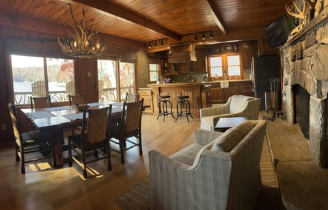 Kitchen/keeping room