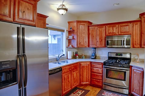 Fully equipped kitchen with all your cooking essentials. Coffee pot, Ninja etc.