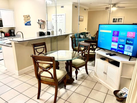 Dining seating for 3