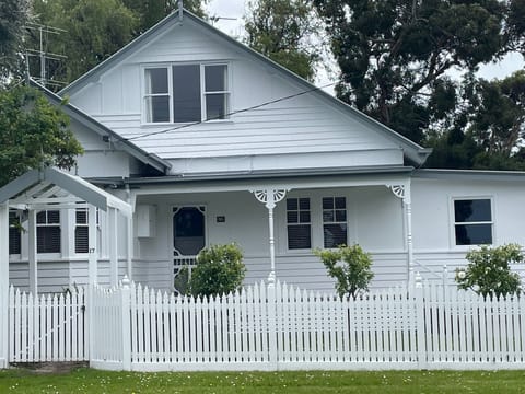 Willow Cottage Inverloch
