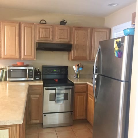 Fully equipped kitchen.