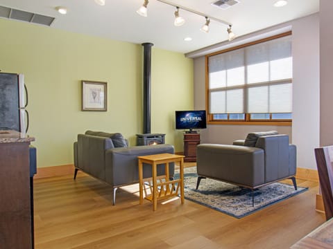 Newly updated furniture and flooring in this comfortable unit.