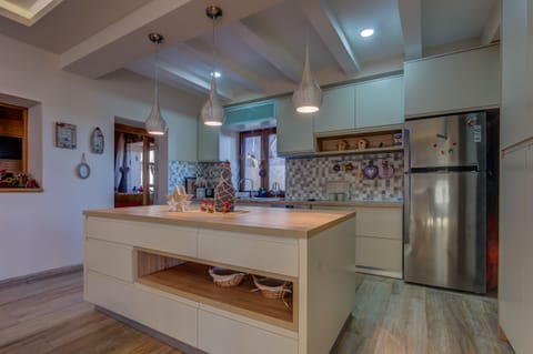 Fully Equiped Kitchen with all Amenities