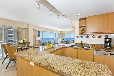 Fabulous open concept kitchen with dishwasher and ice maker!