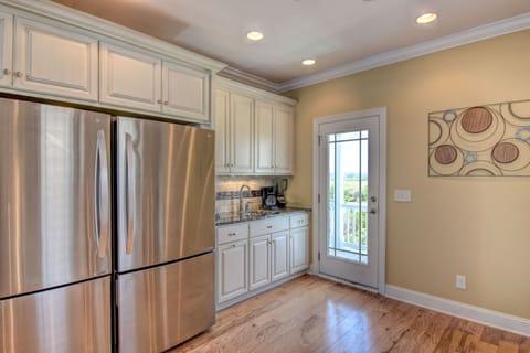 Double Refrigerator, double the space, double the ice!