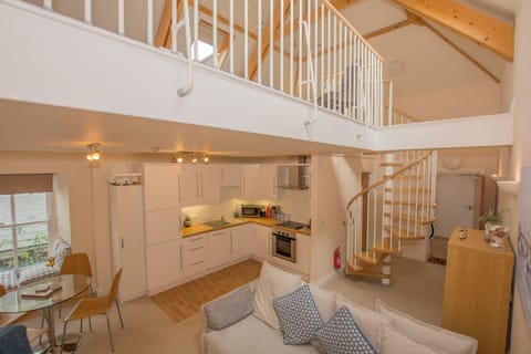 Open plan, light and airy