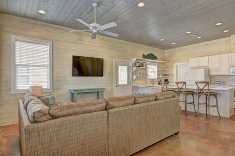 1st Floor - Overlooking the living and kitchen areas