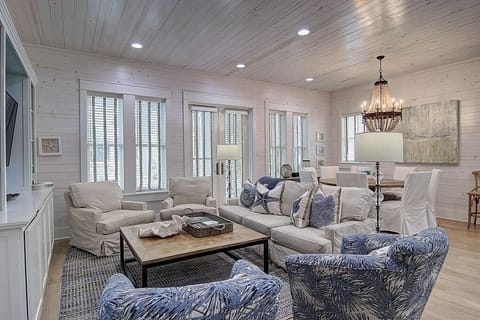 1st Floor Living Area