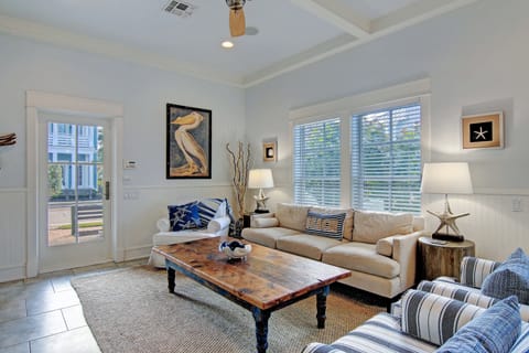 Welcome to "Casa Del Mar"!