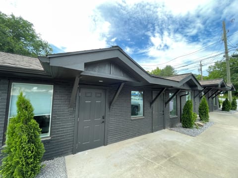 Exterior 2 private entrances