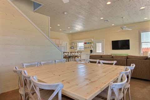 Dining area - Huge dining table for the whole family to enjoy meals together