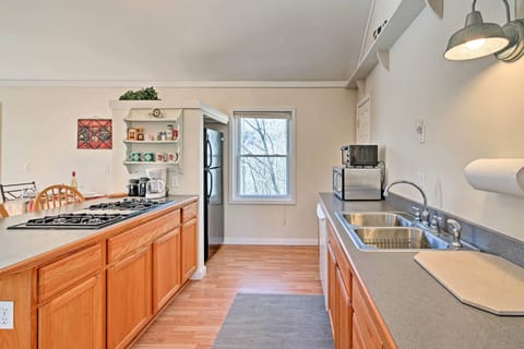 Kitchen | Toaster | Trash Bags & Paper Towels