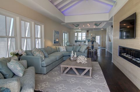 Main Living Area, 2nd Floor