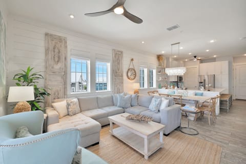 1st Floor, Living Room