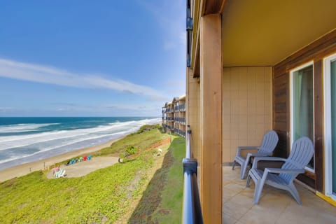 Lincoln City Vacation Rental | 2BR | 2BA | Stairs Required | 1,280 Sq Ft