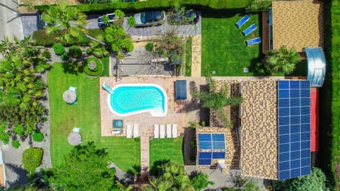 Enjoy the views of this villa in Alhaurín de la Torre