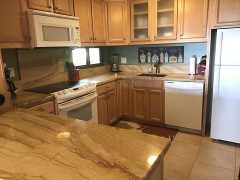 Kitchen- updated with beautiful granite! 