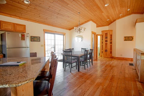 Open floor plan, living/kitchen/dining