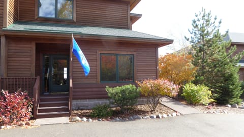 Front Entrance - End Unit 