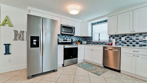 Brand new stainless steel kitchen appliances as of spring 2025.