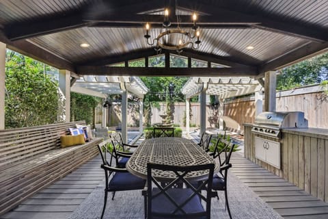 Outdoor Dining and Grill.