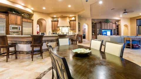 6-person dining table located off the kitchen & living room