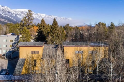 Beautiful mountain condo in great location!