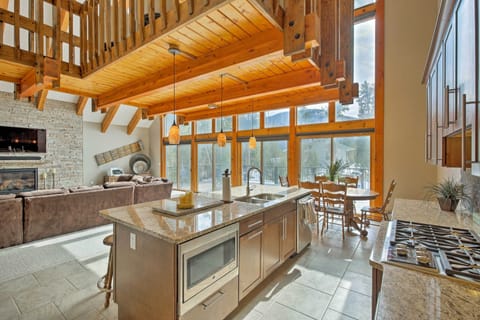 Kitchen | Coffee Maker & Grinder | Crockpot | Spices | Toaster