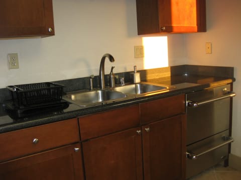 Dual drawer dishwasher