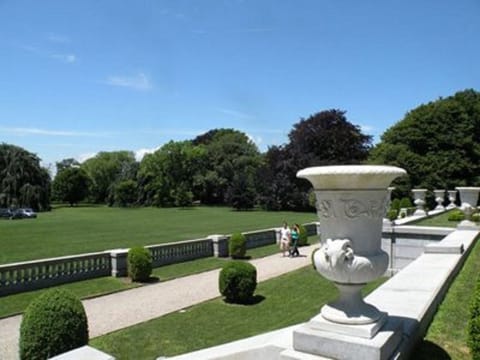 Grounds of one of many Mansions