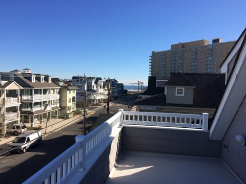 3rd floor balcony (ocean view)